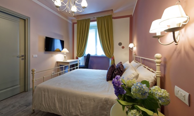 Bullona Hotel | White Ribbon