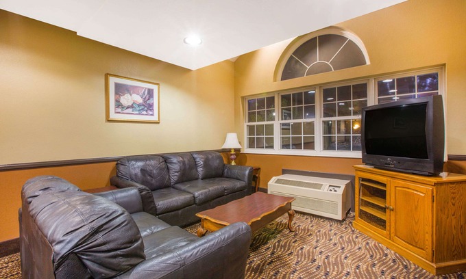 Sprague Hotel | Microtel Inn by Wyndham Beckley