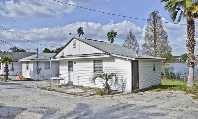 Winter Haven Hotel | Lake Ida Beach Resort