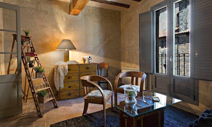 Olot Apartment | a4-1 Campaner