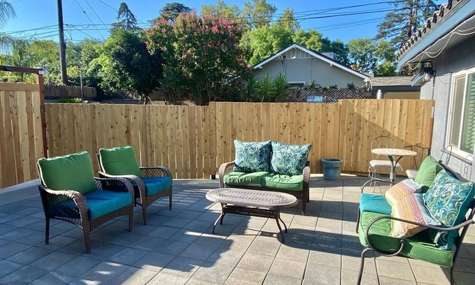 Tower District House | Pet Friendly House with Pool close to Airport, Colleges, Yosemite and Sequoia