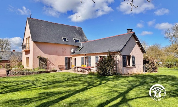 Niafles Cottage | Alpaca Cottage 10 pers with garden & pets allowed