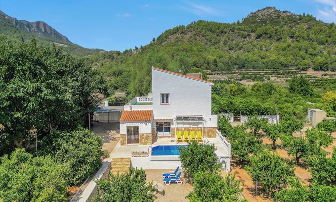 Llauri Villa | Relax Natural: Private Pool, BBQ & A/C — 15 minutes from Cullera