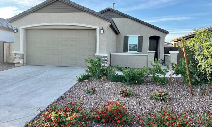 Maryvale House | Cardinals Stadium 3BR/2BA House