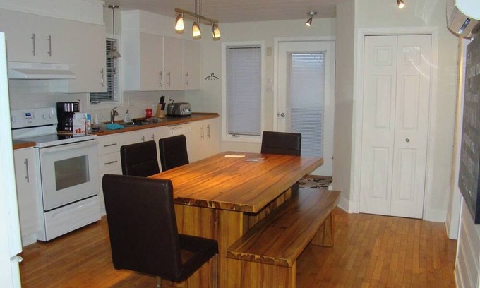 Saint-Jean-de-l'lle-d'Orleans House | Charming quiet house in Saint-Jean Ile Orléans